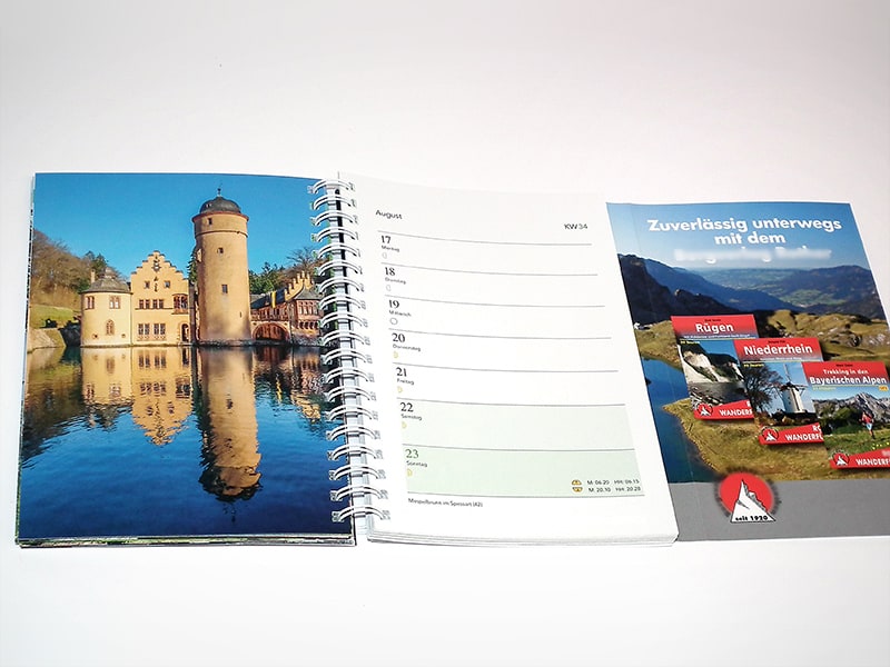 Taschenbuch-Kalender mit Wire-O-Bindung
